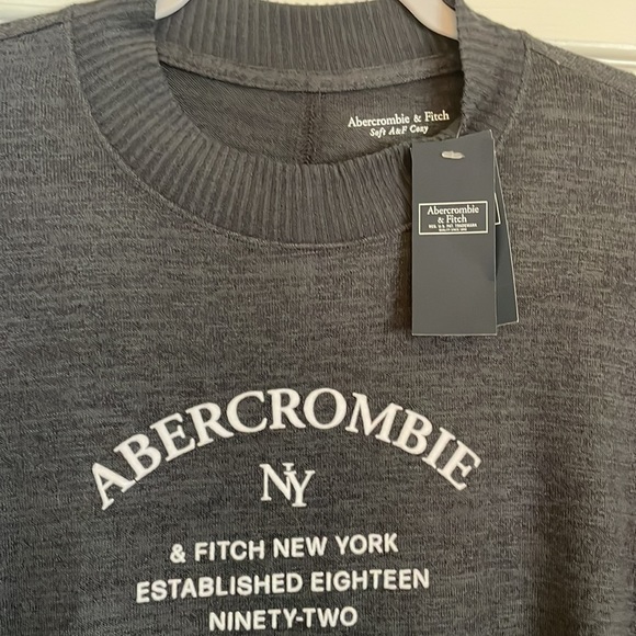 Abercrombie & Fitch Soft A&F Cozy Long sleeve t-shirt - Small - Picture 6 of 6